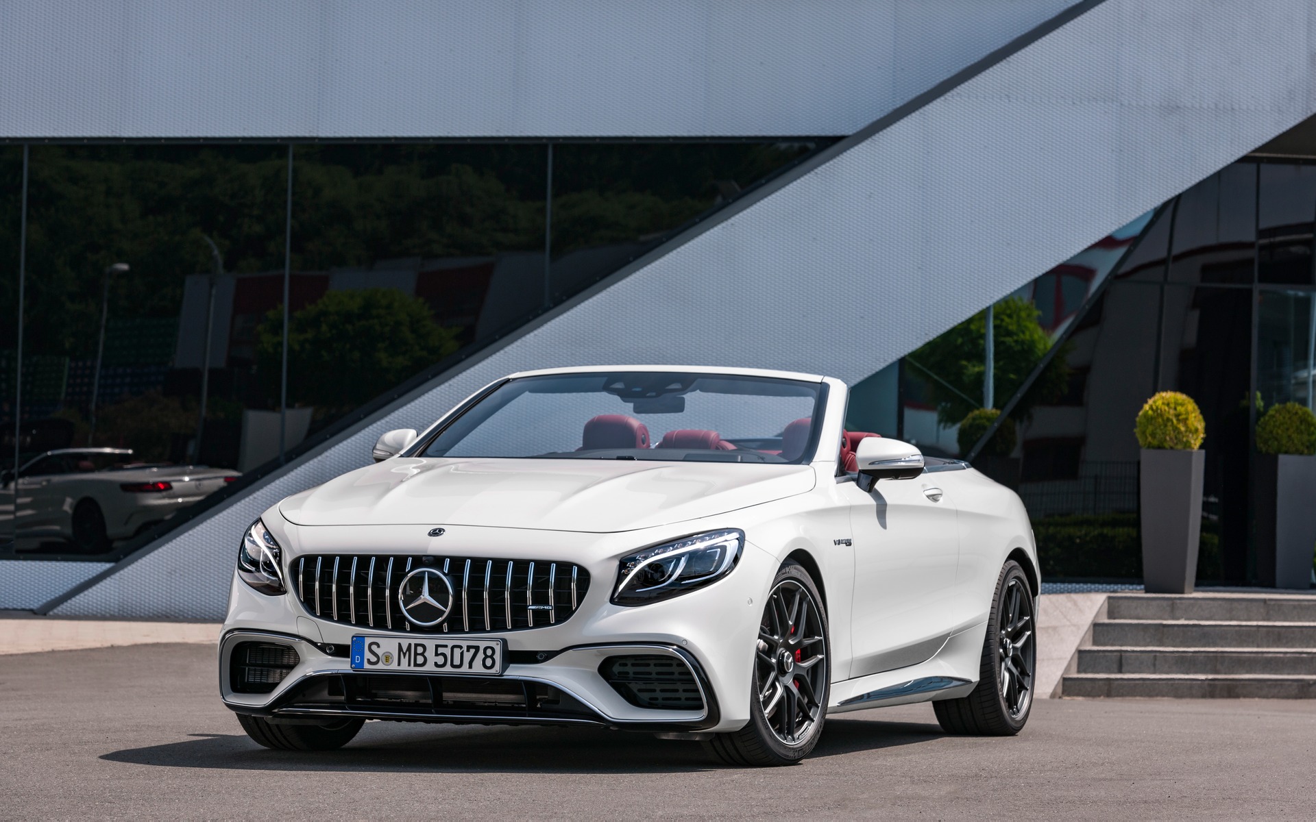 <p>Mercedes-AMG S 63 4MATIC+</p>