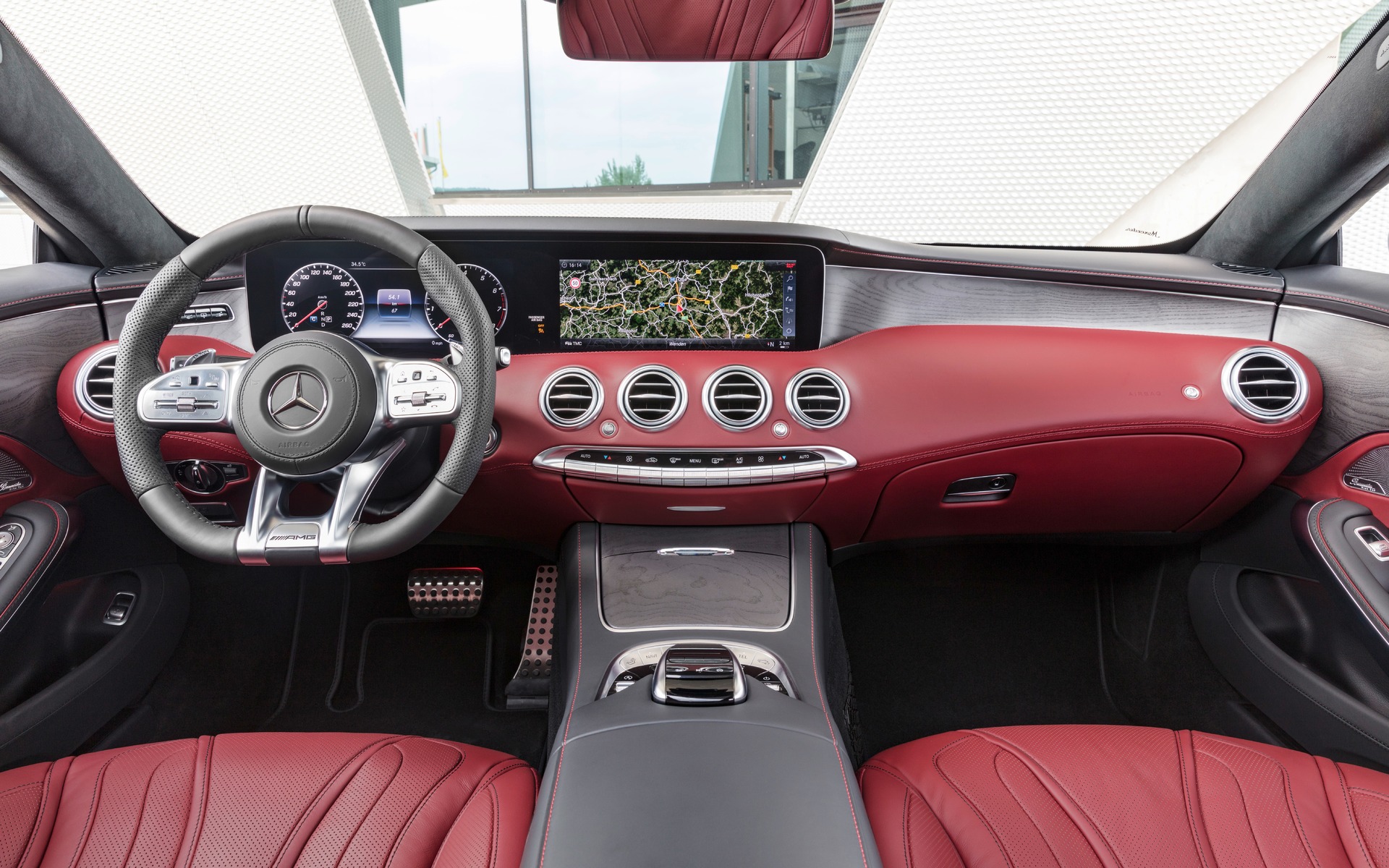 <p>Mercedes-Benz S 560 4MATIC</p>