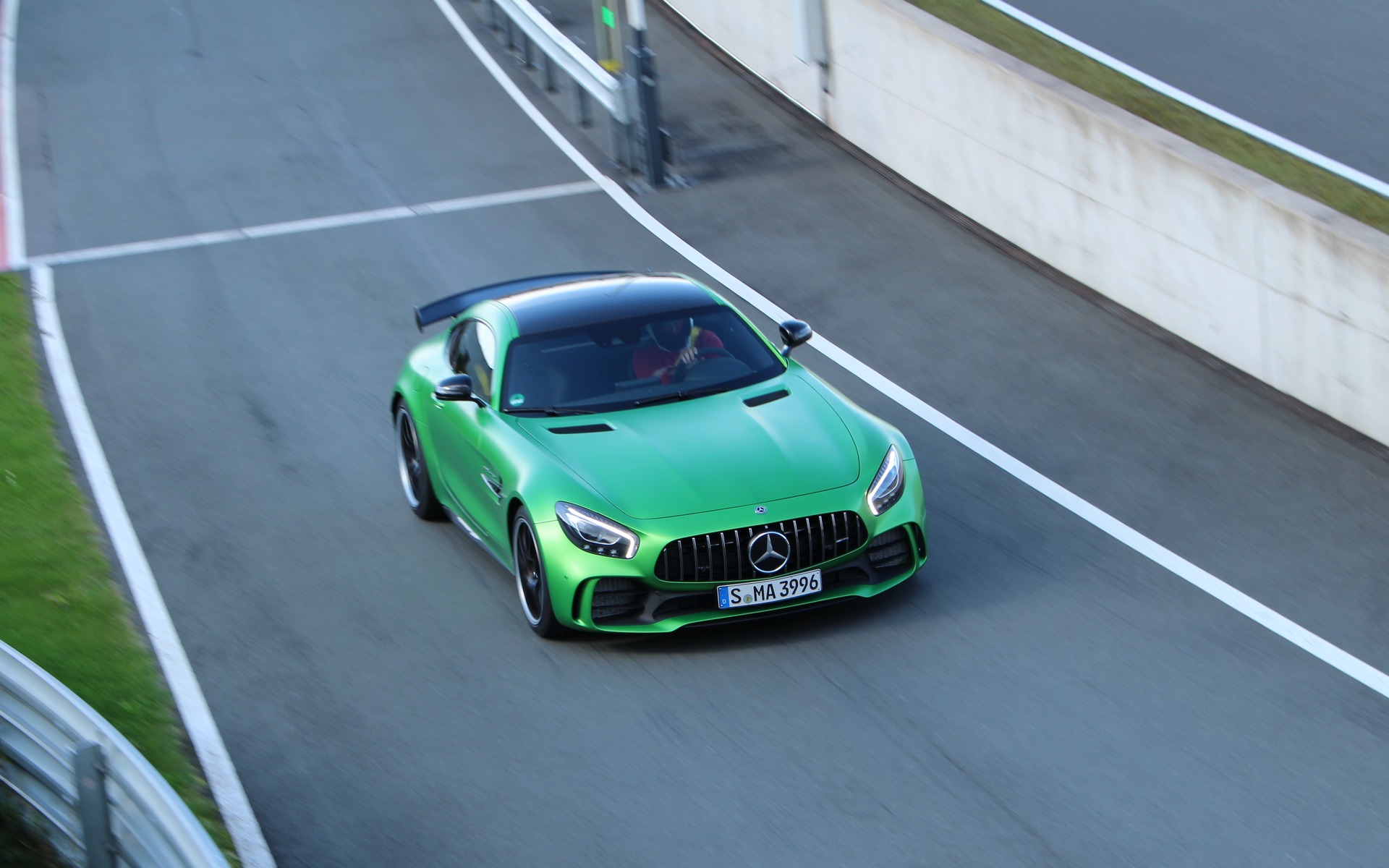 <p>2018 Mercedes-AMG GT R</p>