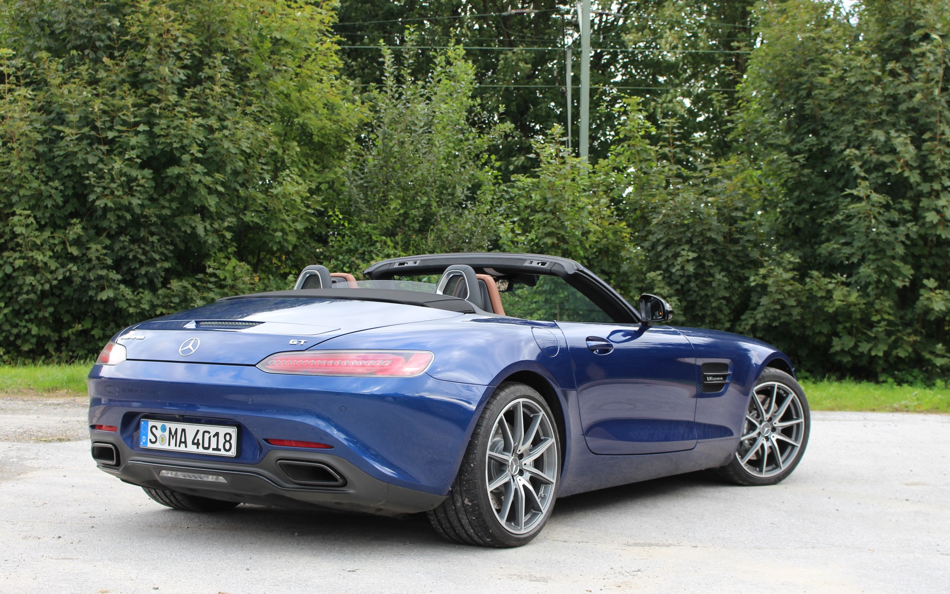 <p>2018 Mercedes-AMG GT Roadster</p>