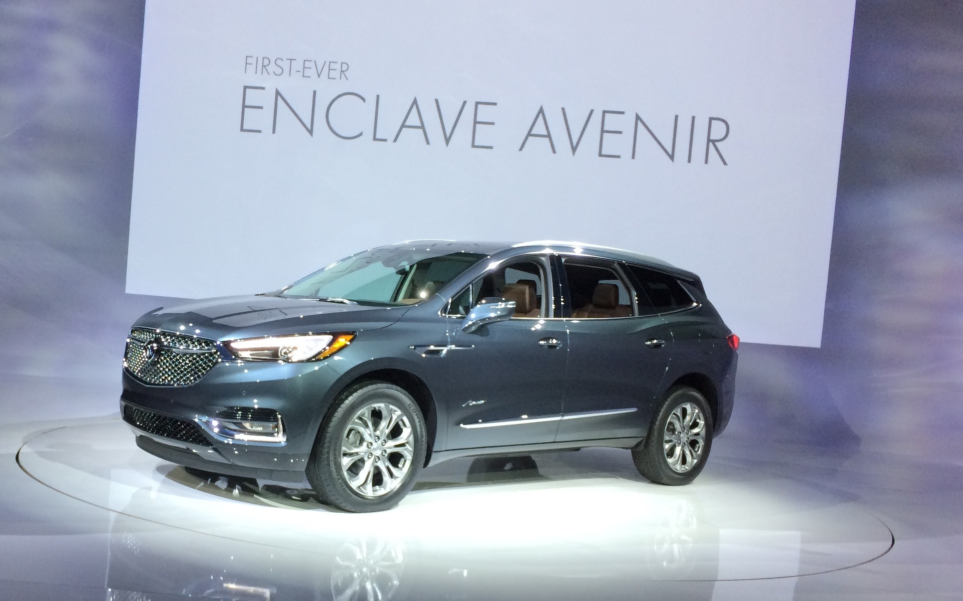 <p>Buick Enclave Avenir 2018</p>