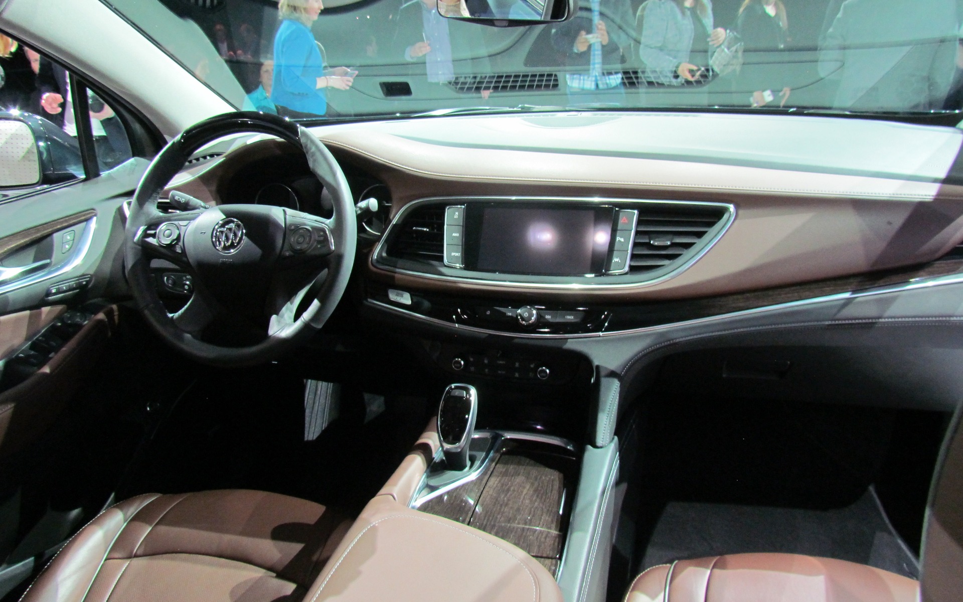 <p>Buick Enclave Avenir 2018</p>