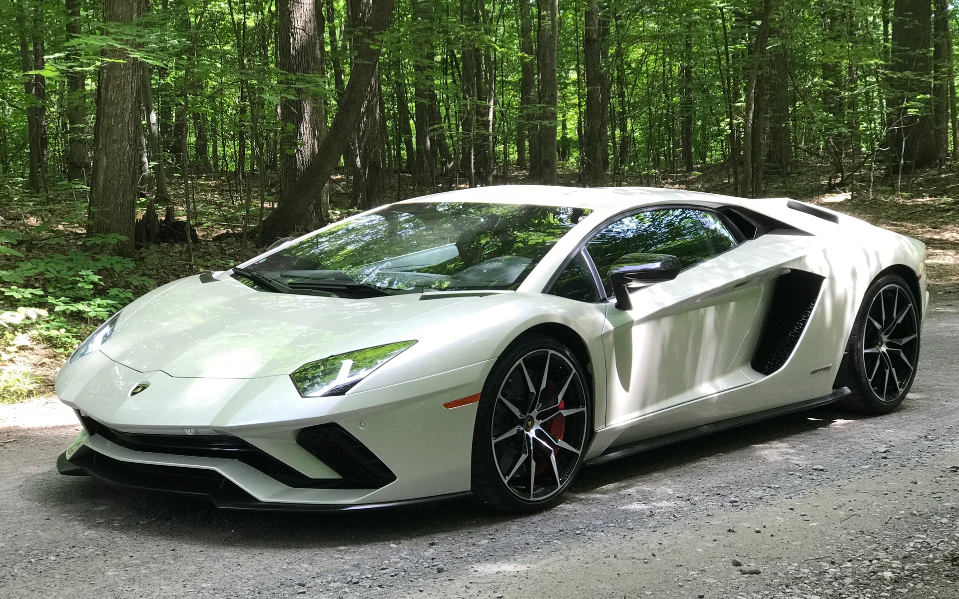 2017 lamborghini aventador inside