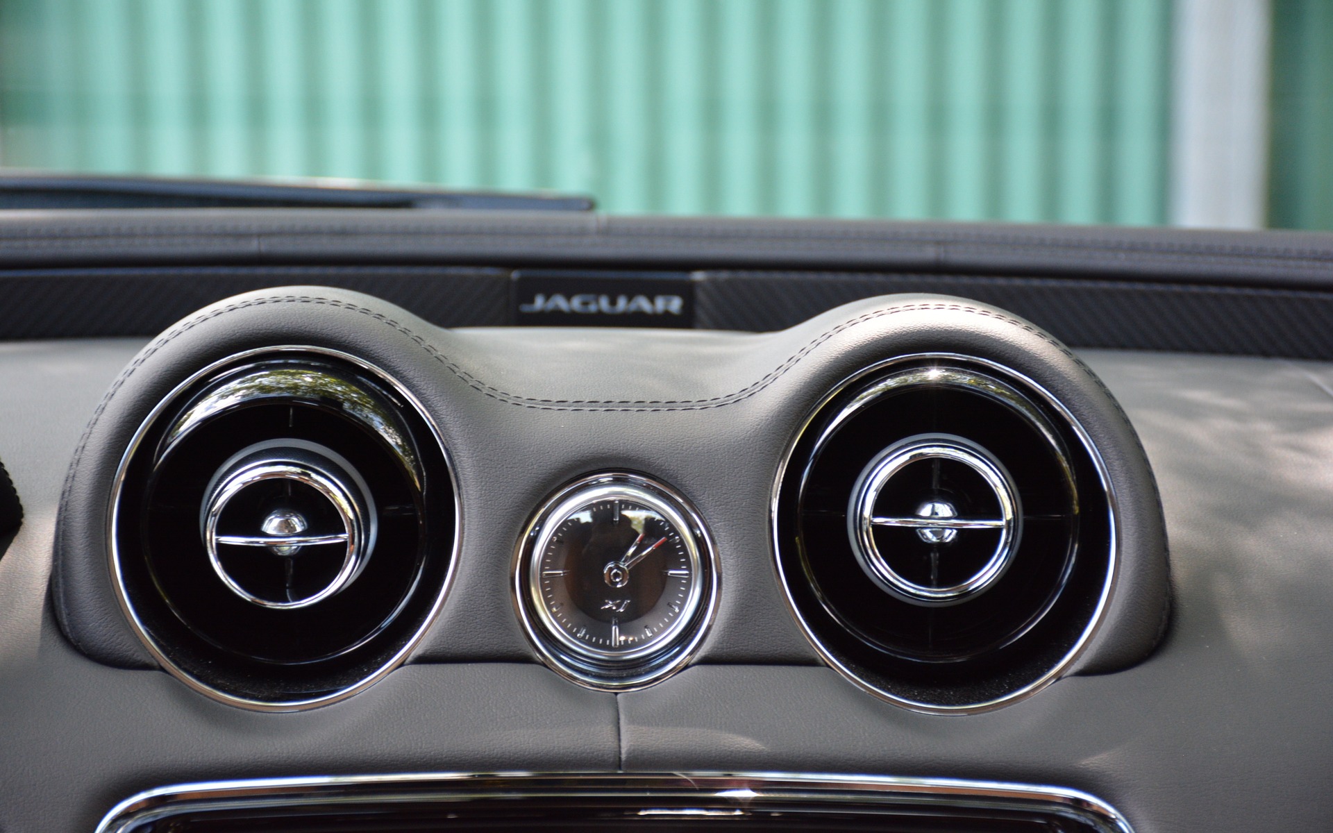 <p>The 2017 Jaguar XJ</p>