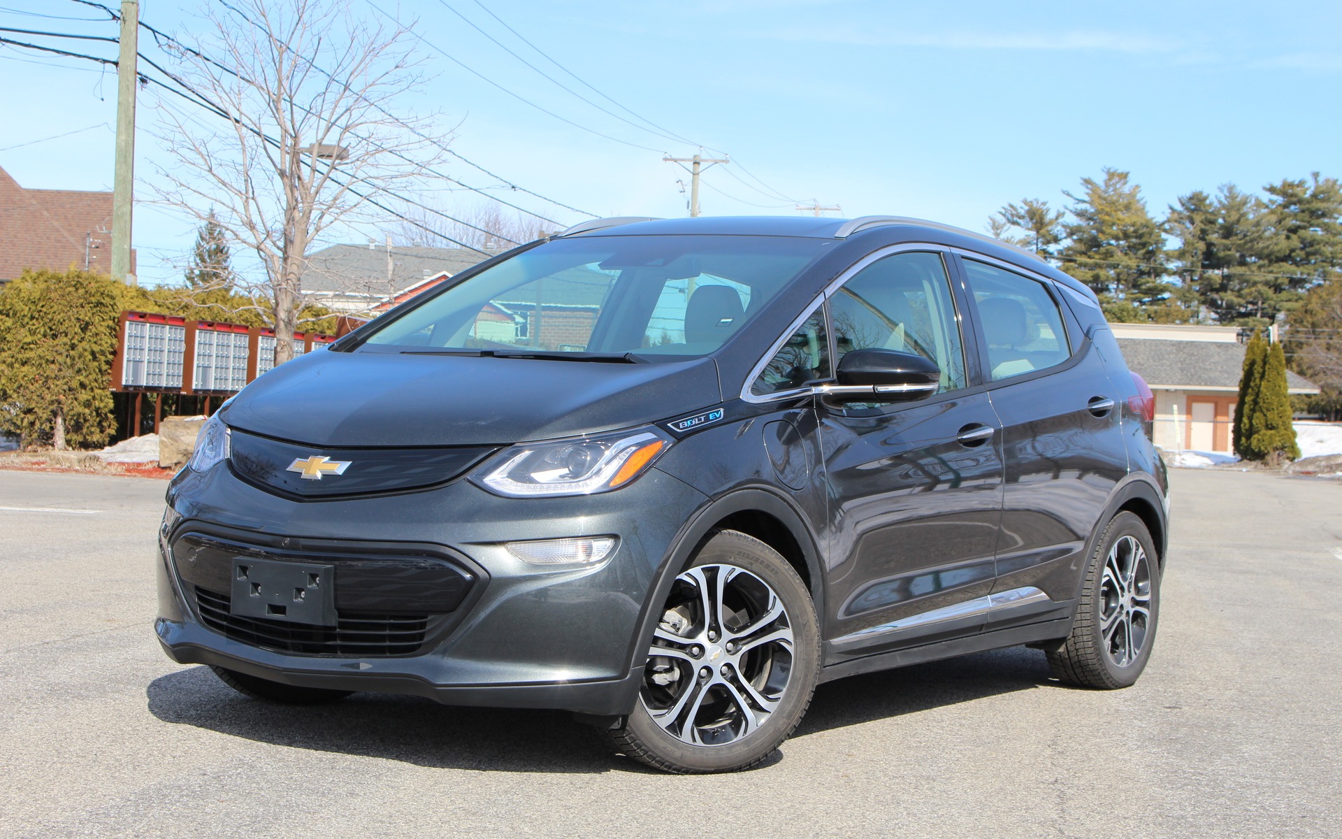 2017 chevy store bolt trim levels