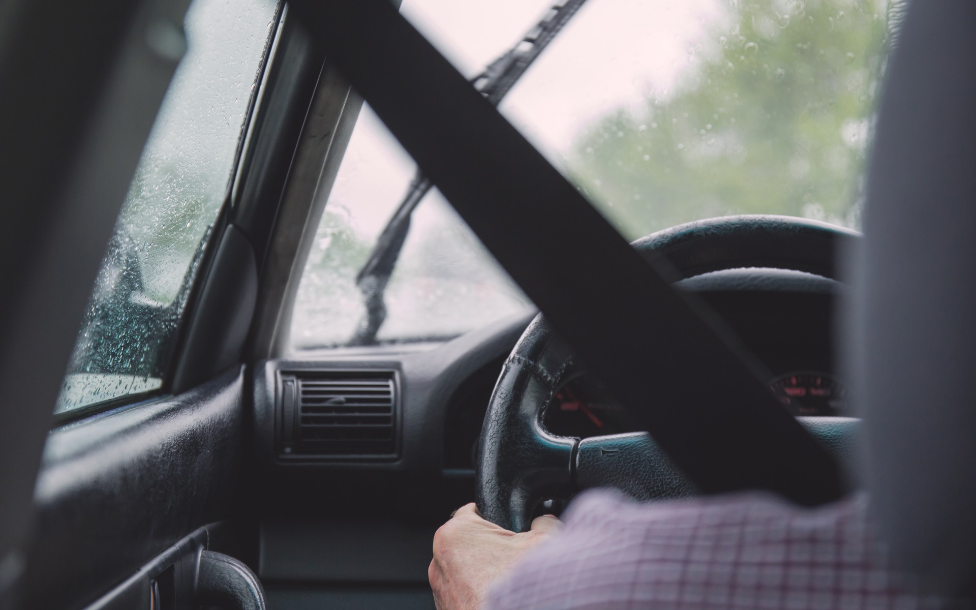 Maintaining Great Visibility, Even During Storms - The Car Guide
