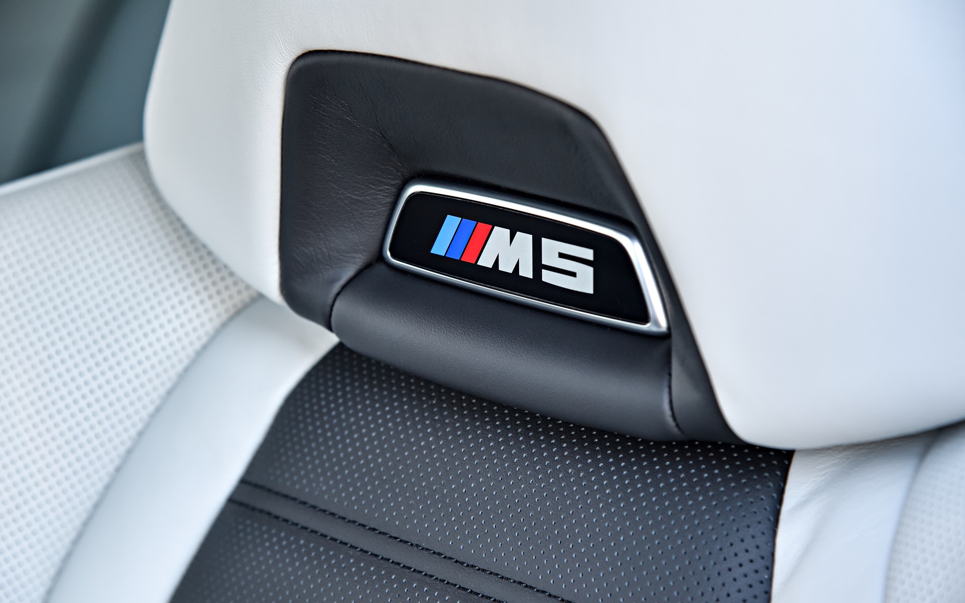 <p>2018 BMW M5</p>