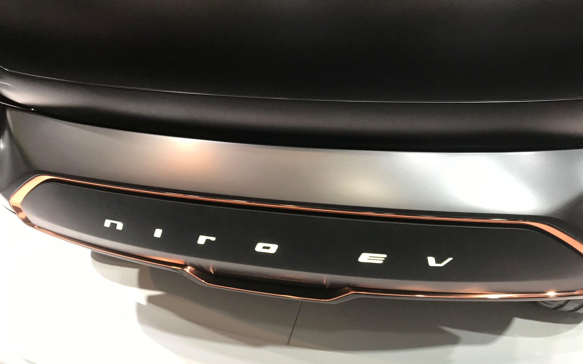<p>Kia au CES 2018, le Niro EV Concept</p>
