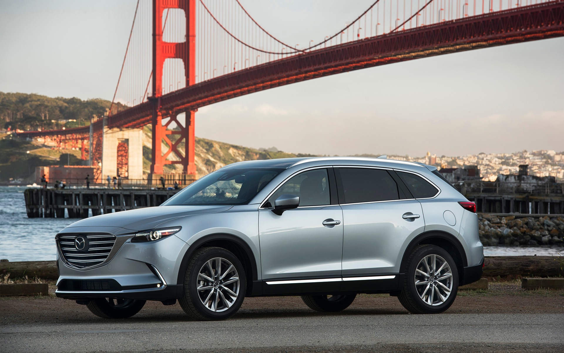 <p>Mazda CX-9, Best Large Utility Vehicle in Canada for 2018.</p>