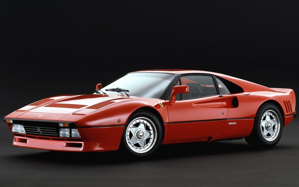 <p>1984 Ferrari 288 GTO : 303 km/h</p>