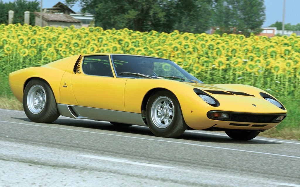 <p>1967 Lamborghini Miura P400 : 275 km/h</p>