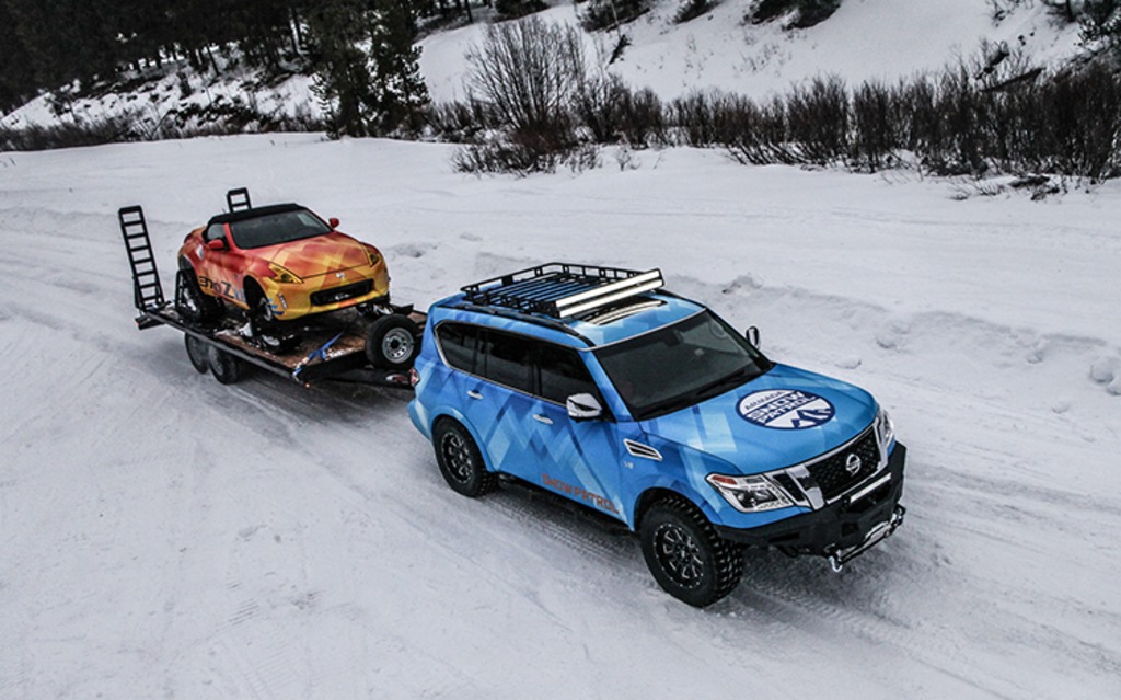 <p>Nissan Armada Snow Patrol transportant une Nissan 370Zki</p>