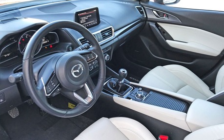  Mazda3 Sport 2017: Compitiendo por su atención - La guía de autos
