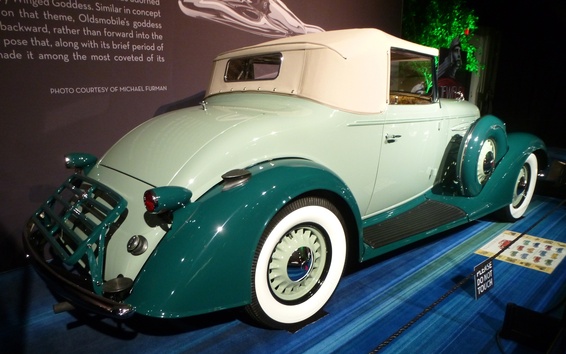 <p>Oldsmobile L33&nbsp;1933</p>