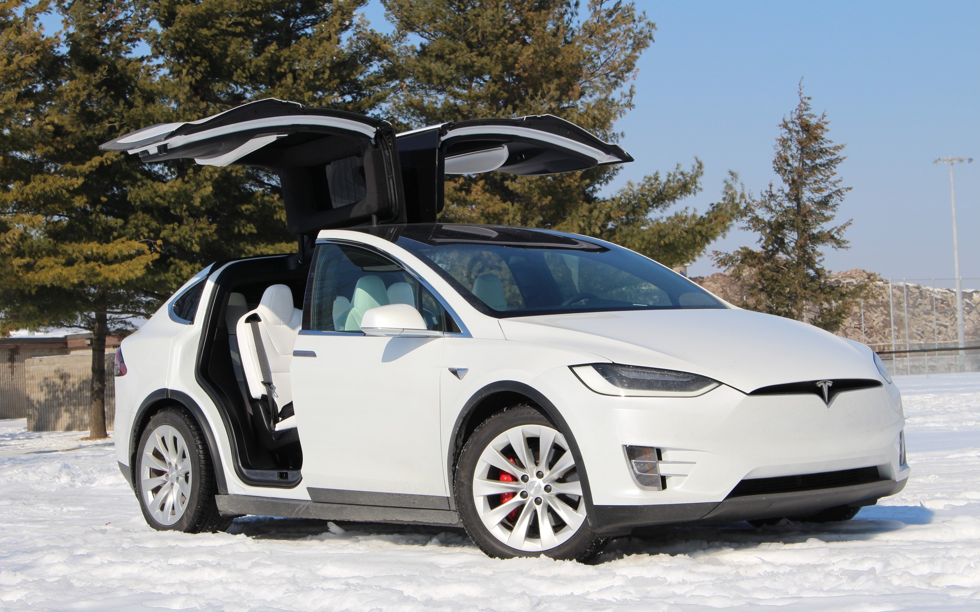 What's the price of store a tesla model x