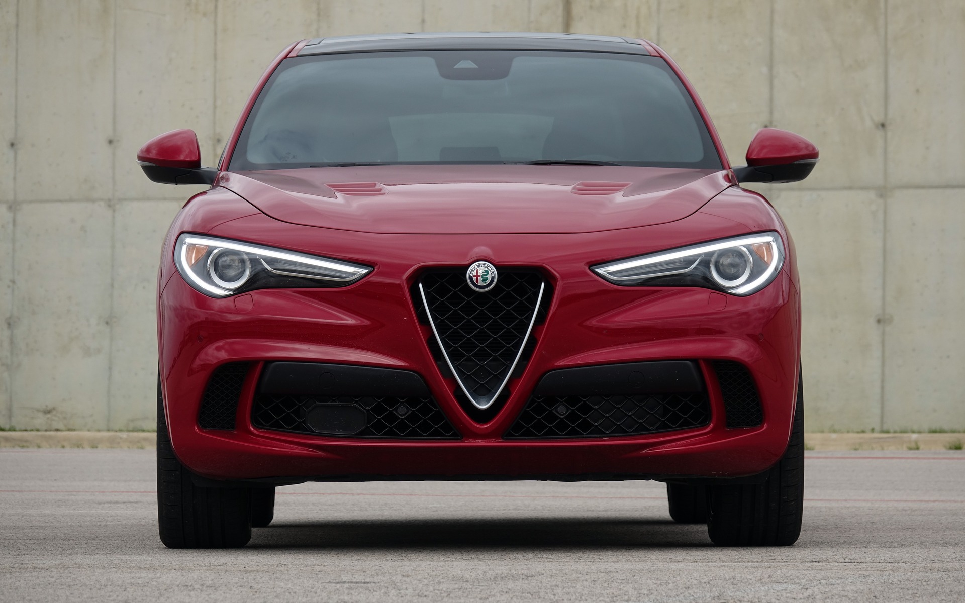 <p>Alfa Romeo Stelvio Quadrifoglio 2018</p>