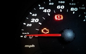 Que signifie la lumière « check engine »? - Guide Auto