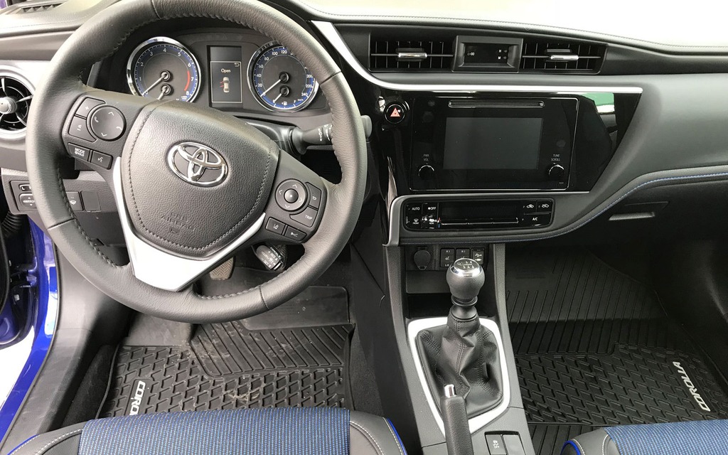 <p>2018 Toyota Corolla SE</p>