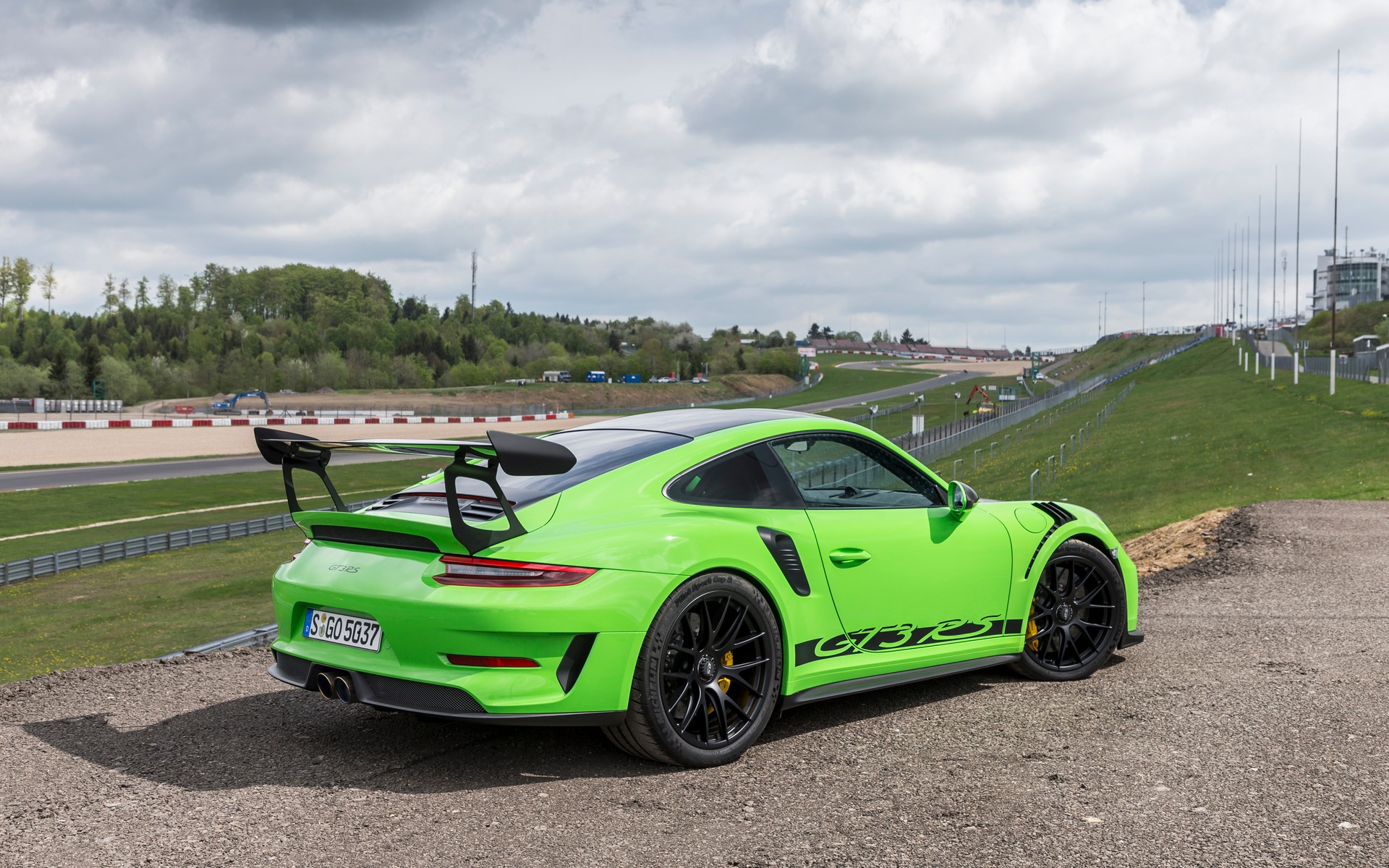 <p>2019 Porsche 911 GT3 RS - Shown here in Lizard Green.</p>