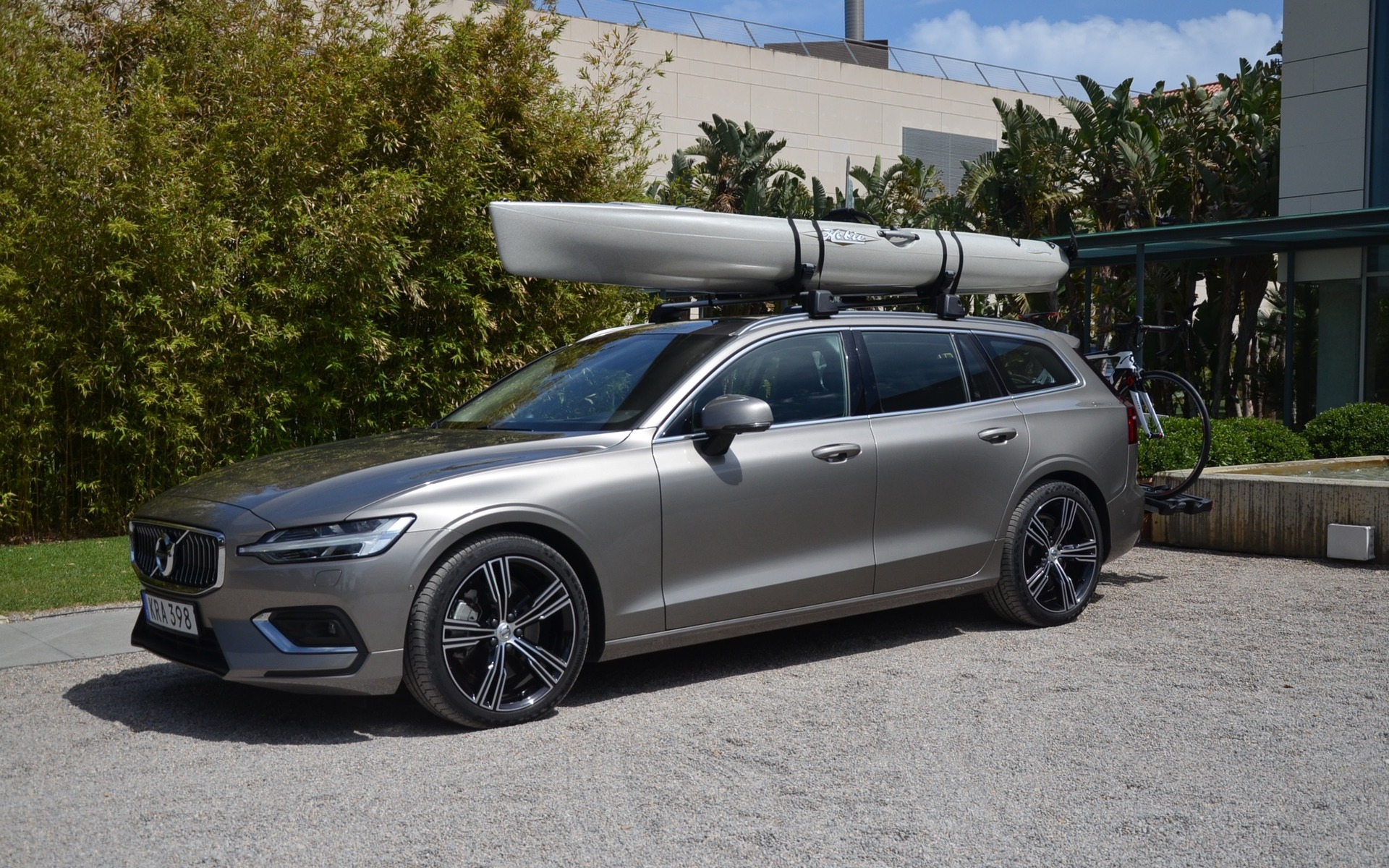 <p>2019 Volvo V60 - Outfitted with accessories.</p>