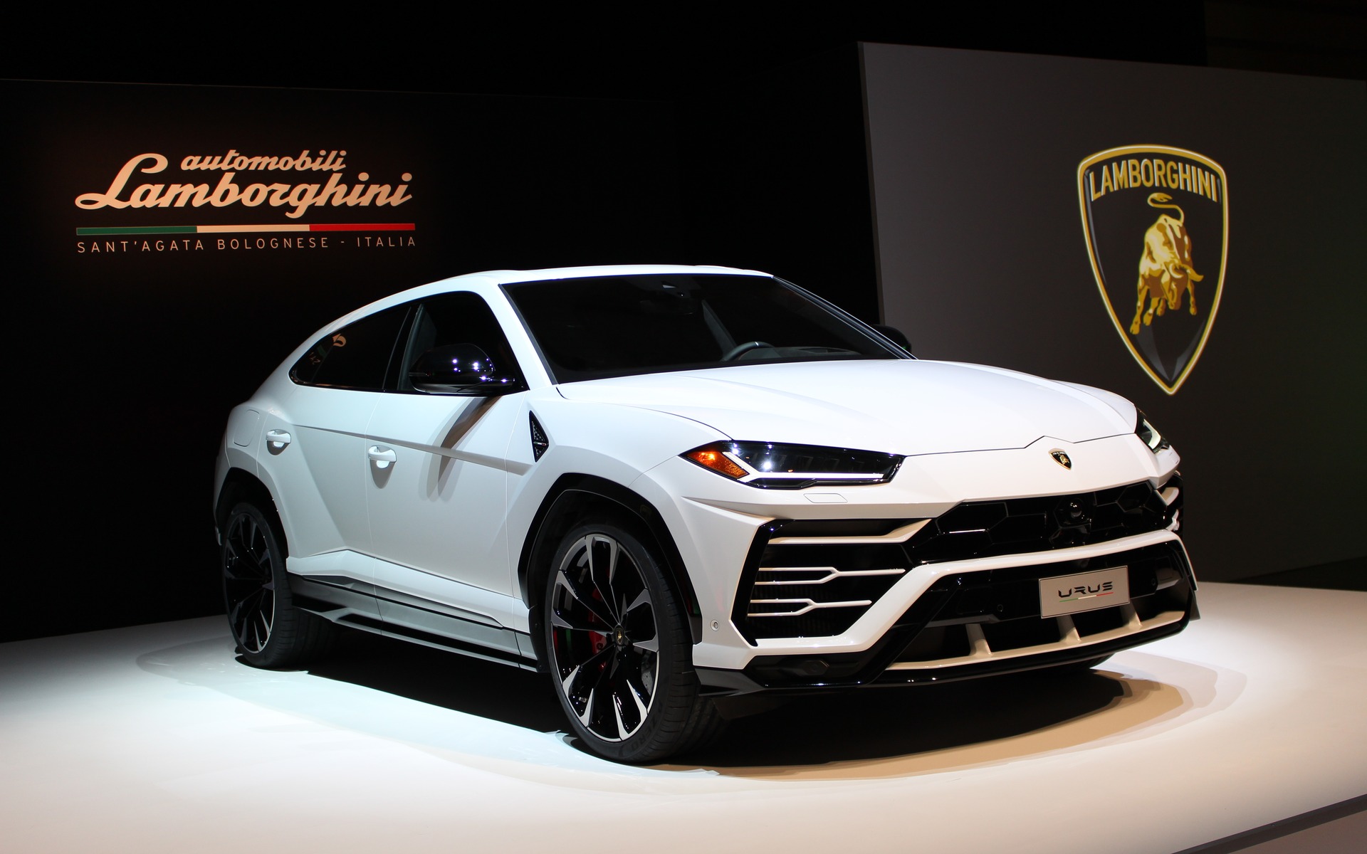 <p>Lamborghini Urus 2019 en premi&egrave;re canadienne</p>