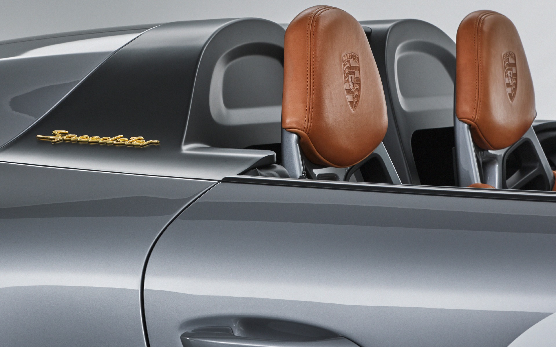 <p>Protection anticapotage de la Porsche 911 Speedster Concept</p>