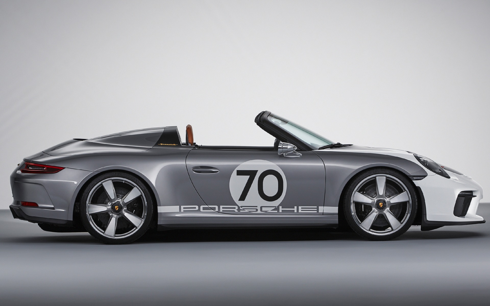 <p>Porsche 911 Speedster Concept, side view</p>