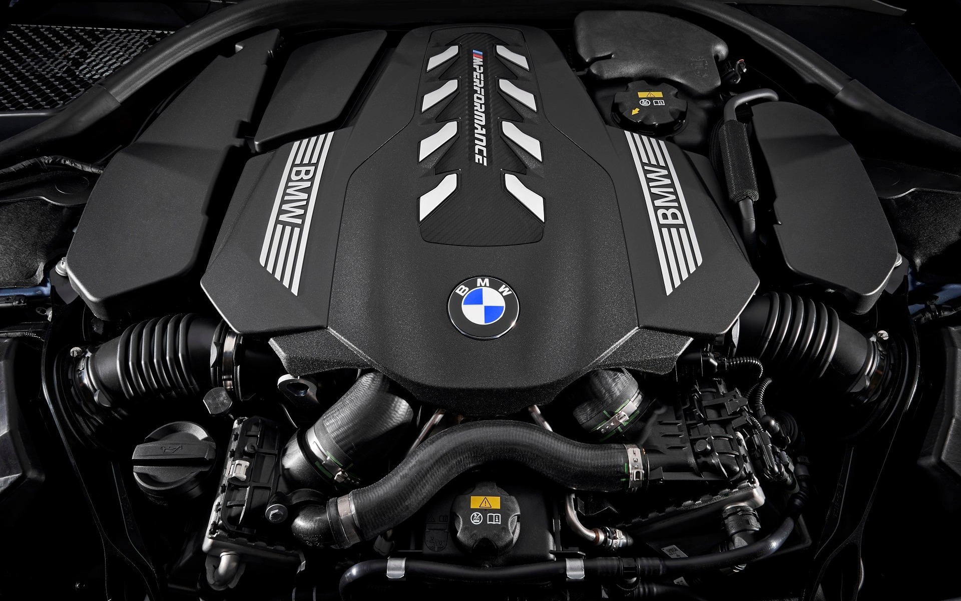 <p>V8 biturbo de 523 chevaux de la BMW S&eacute;rie 8&nbsp;2019</p>