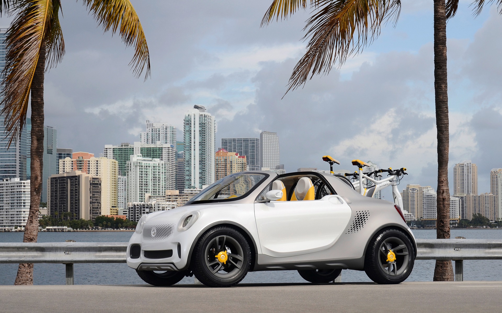 <p>smart for-us: a pickup concept made for the U.S. How cool!</p>
