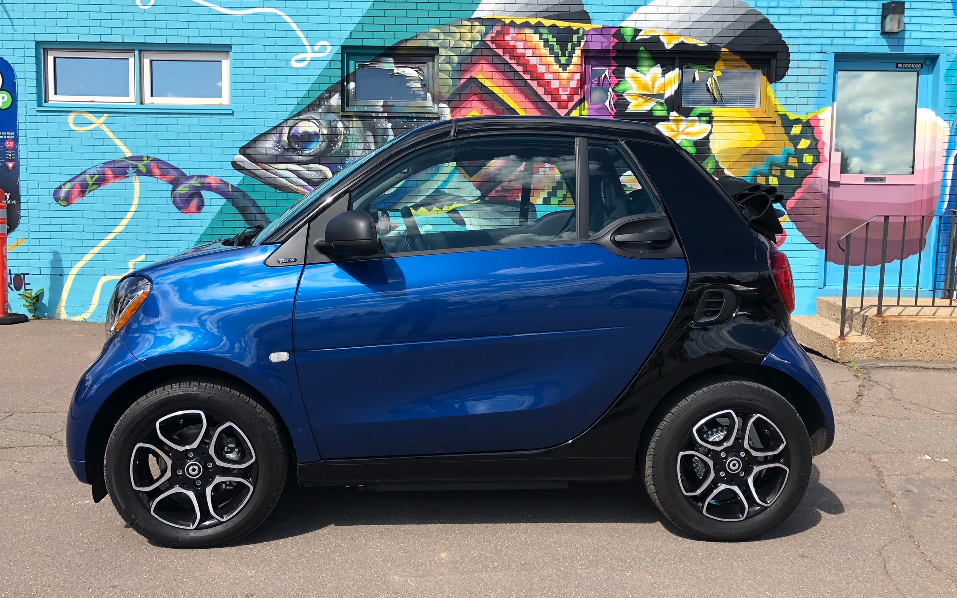 <p>The 2018 smart EQ fortwo cabrio</p>