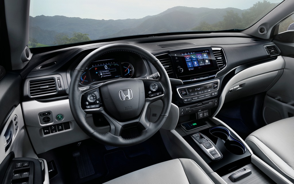 <p>2019 Honda Pilot interior</p>