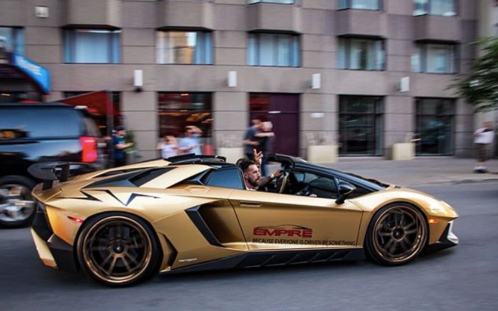 <p>Lamborghini Aventador</p>