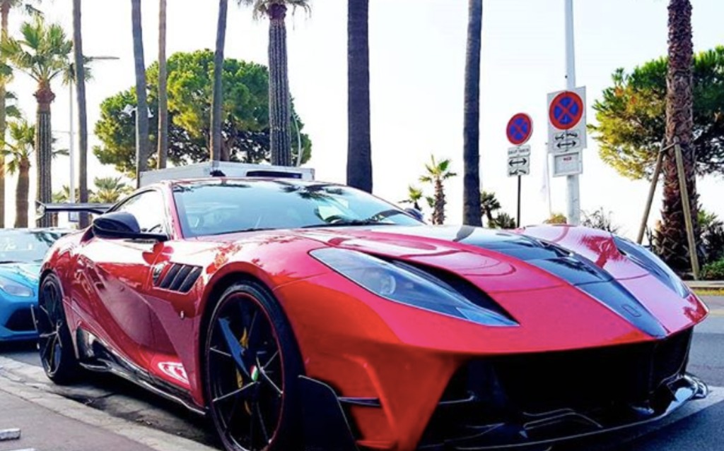 <p>Ferrari 812 Superfast</p>