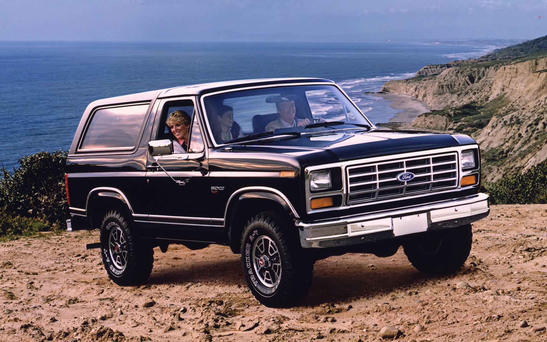 <p>Ford Bronco XLT 1983</p>