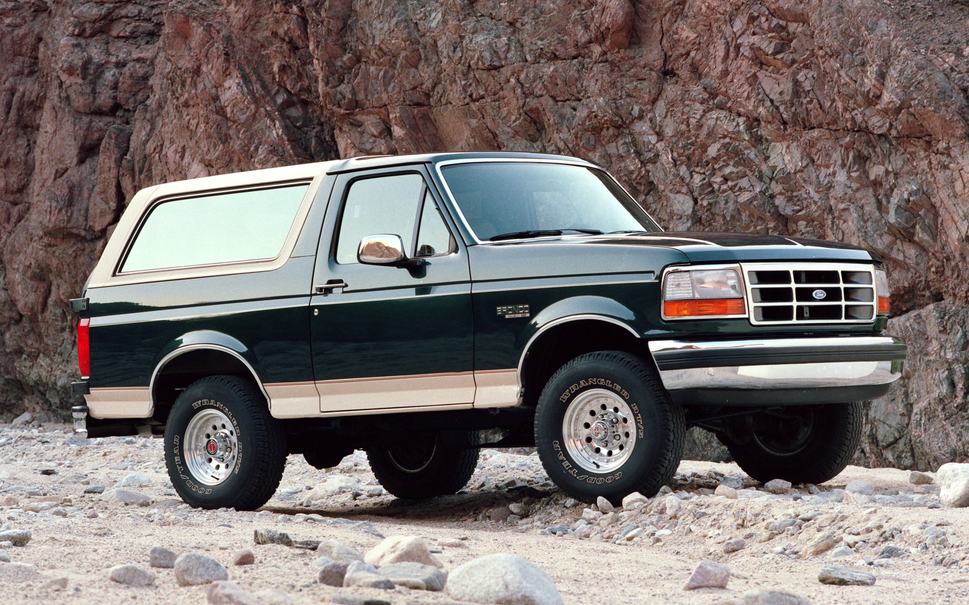 <p>Ford Bronco Eddie Bauer 1993</p>