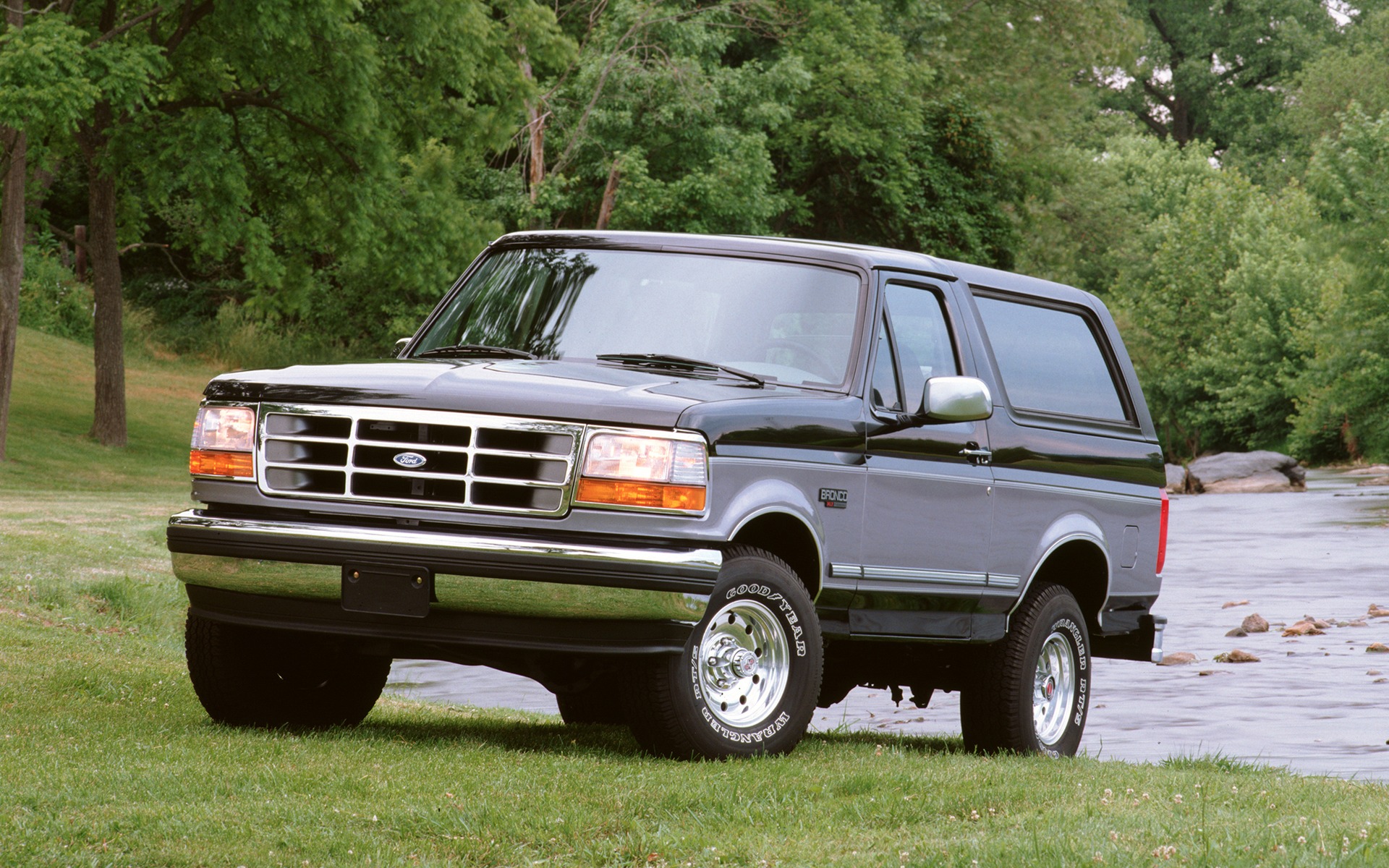 <p>Ford Bronco 1995</p>