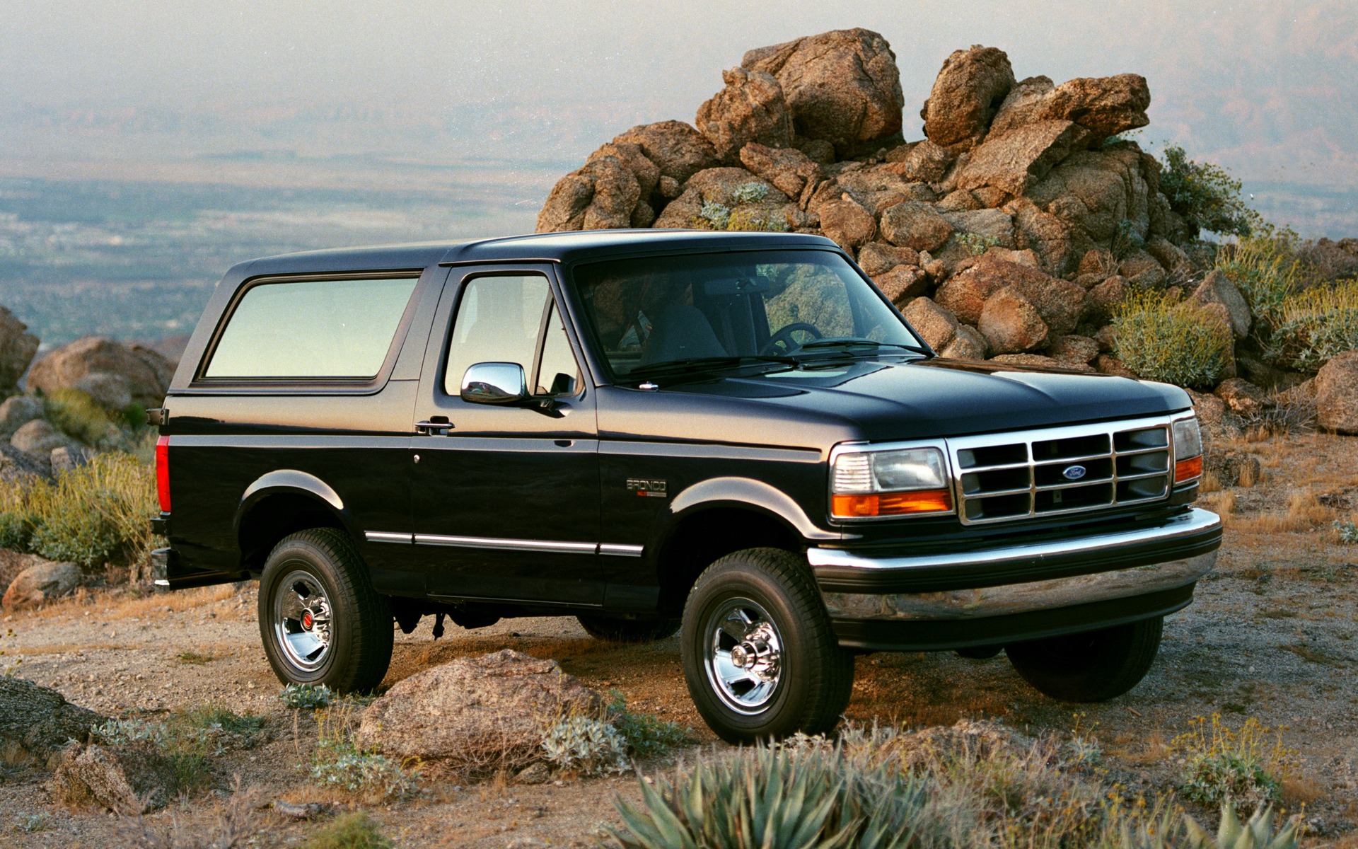 <p>1994 Ford Bronco XLT</p>