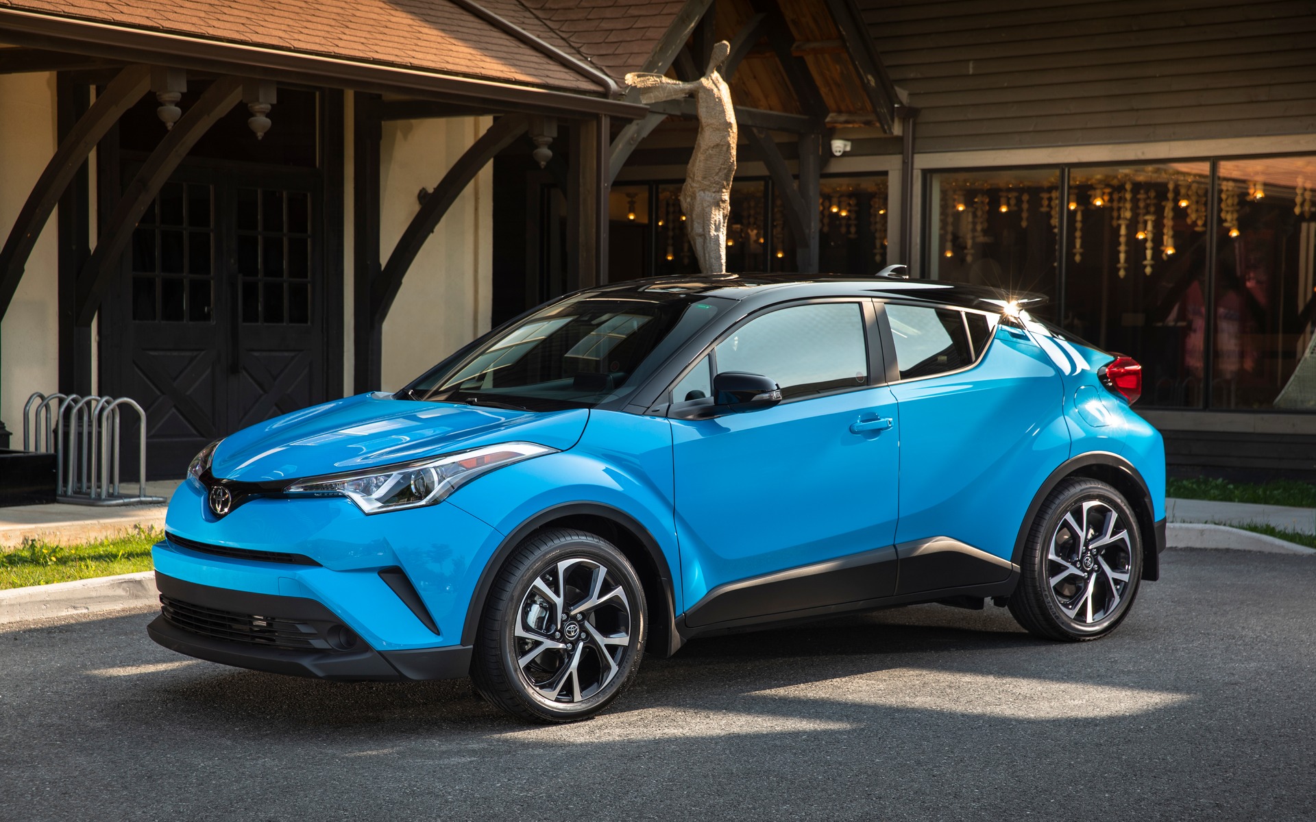 2019 Toyota CHR Offers More Features and New Base Trim