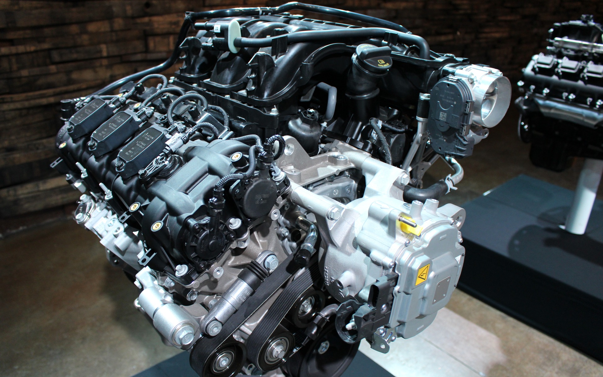<p>The 3.6-litre Pentastar V6 equipped with the eTorque hybrid system.</p>