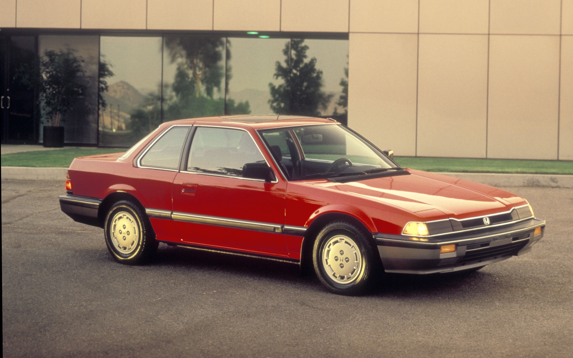<p>1987 Honda Prelude<br>Second generation (1983-1987)</p>