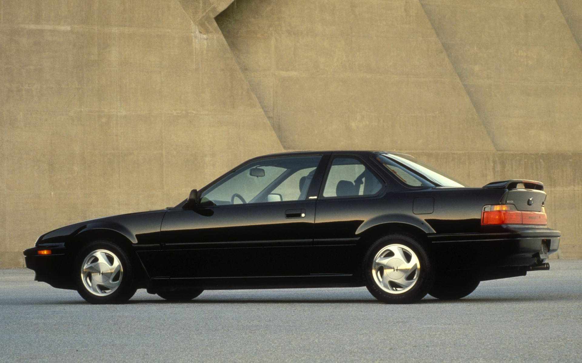 <p>1989 Honda Prelude Si 4WS<br>Third generation (1988-1991)</p>