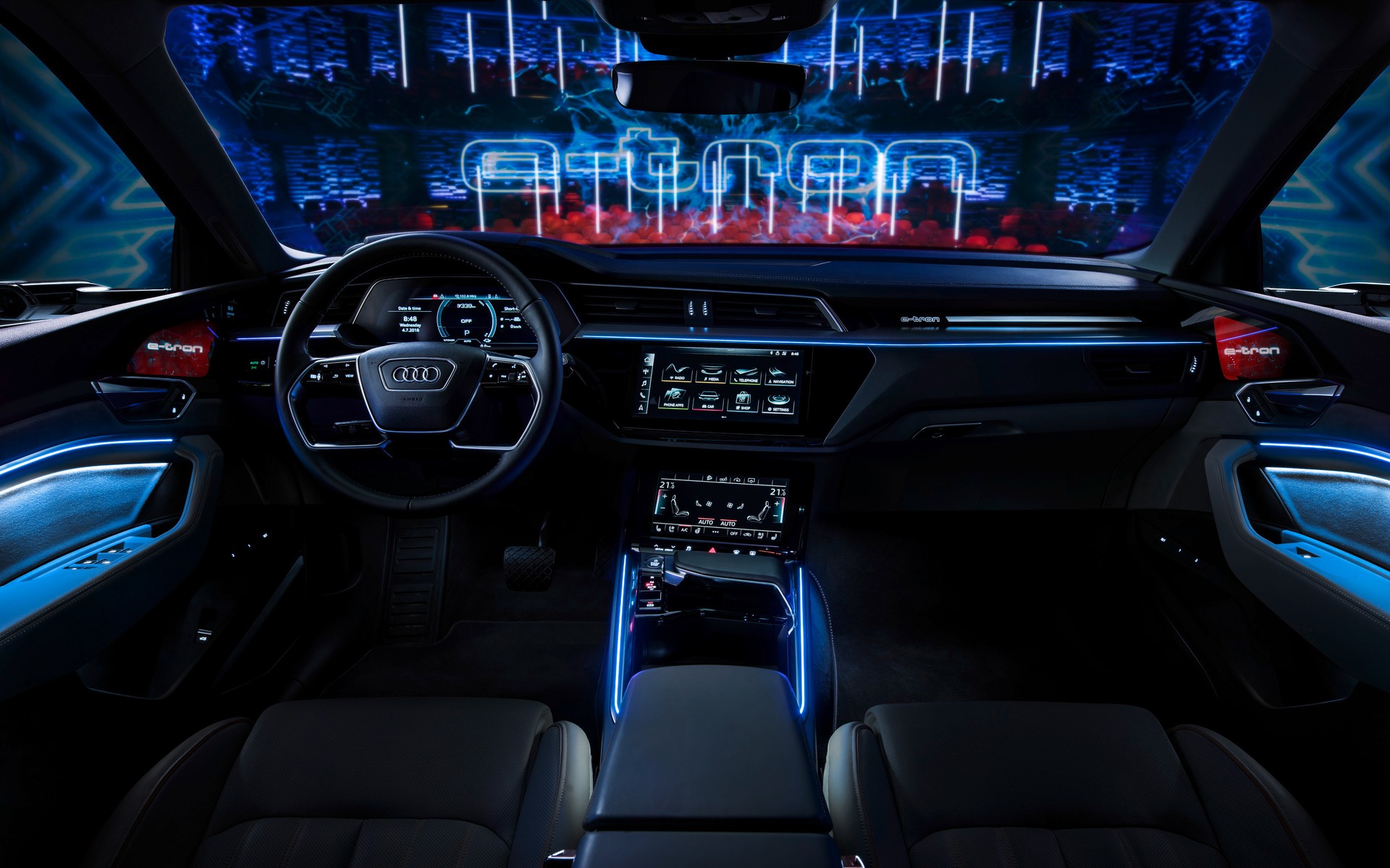 <p>Audi e-tron quattro SUV - Interior</p>