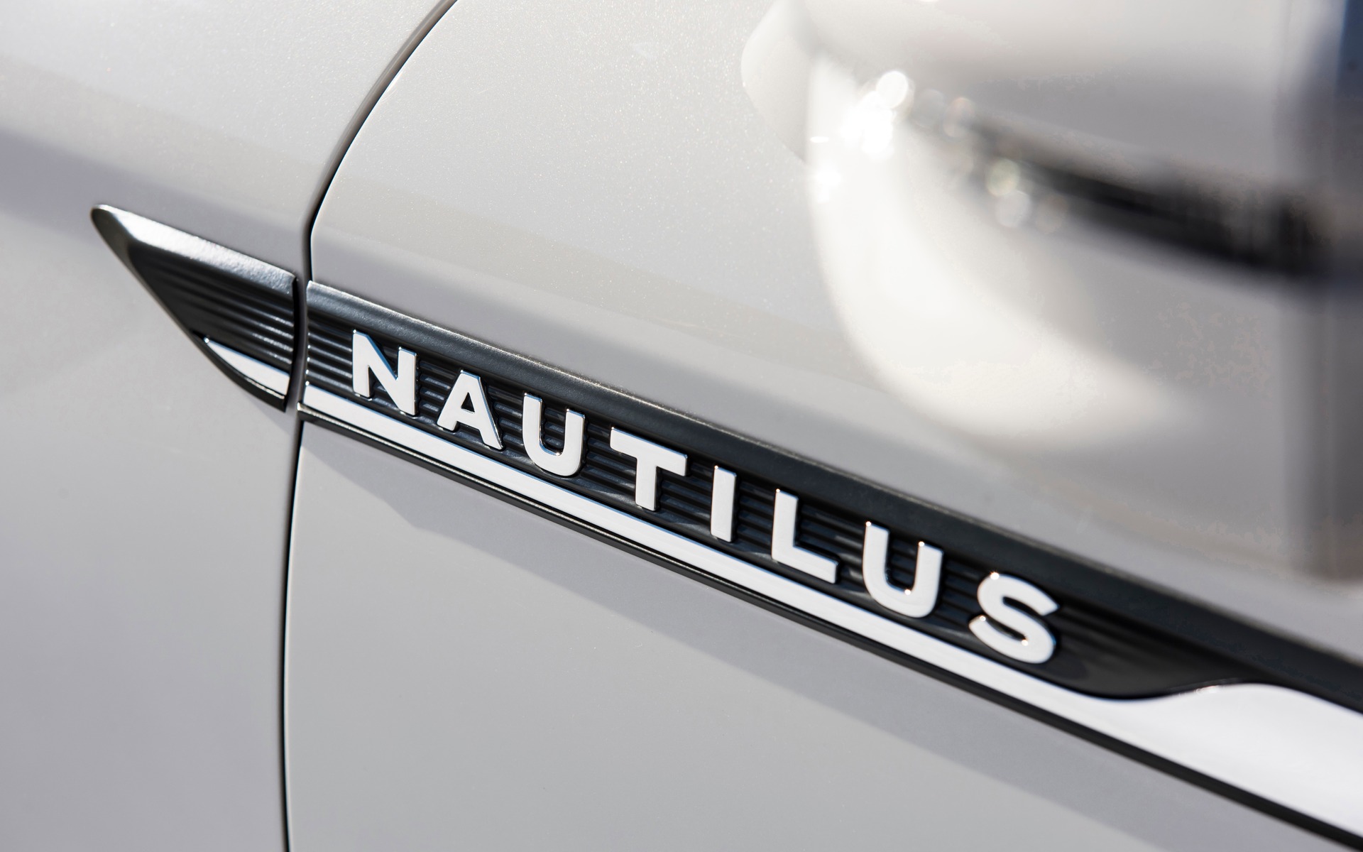 <p>2019 Lincoln Nautilus</p>