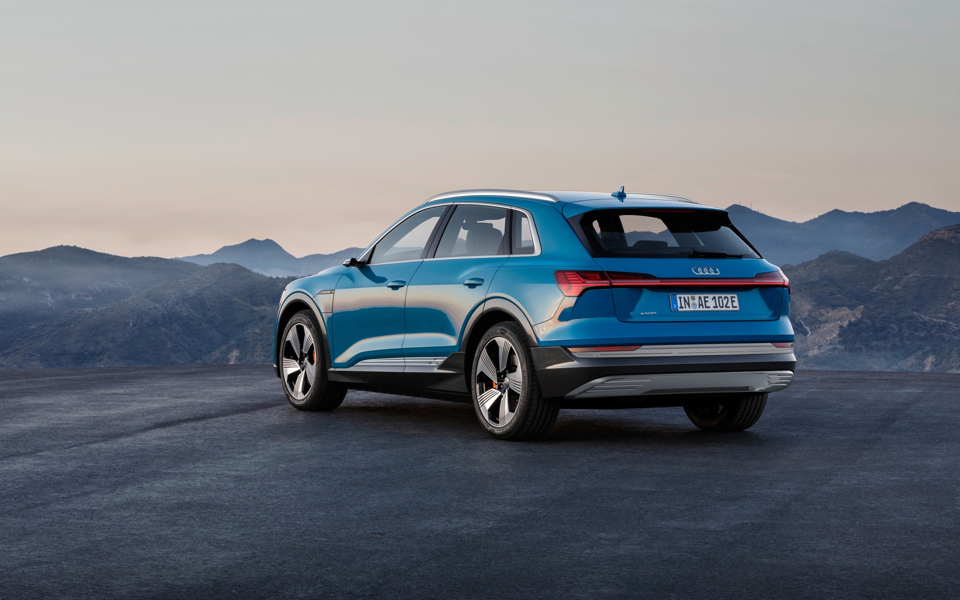 <p>Audi e-tron quattro 2019</p>