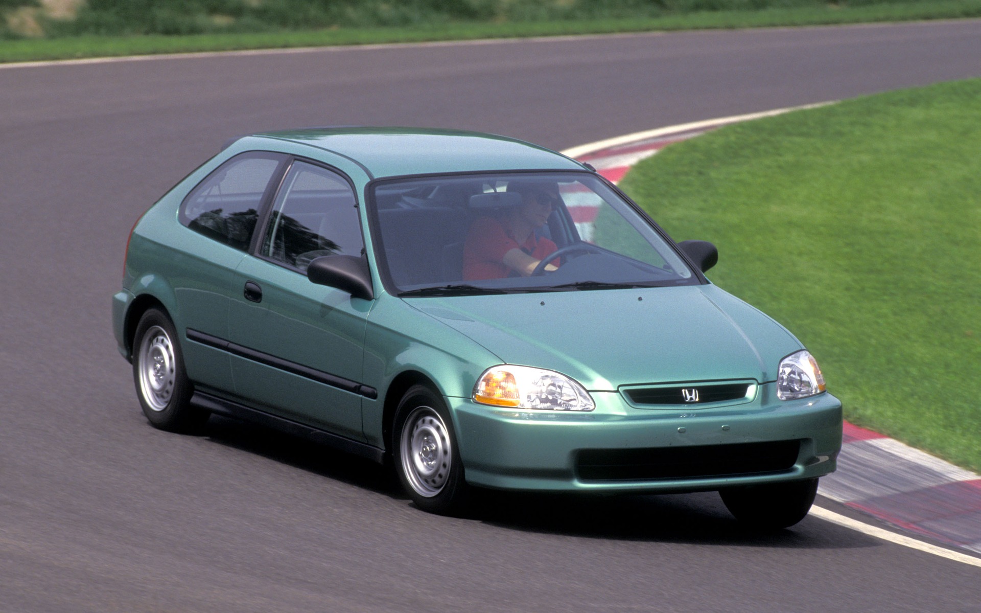 <p>Honda Civic 1996<br>G&eacute;n&eacute;ration #6 (1996-1999)</p>