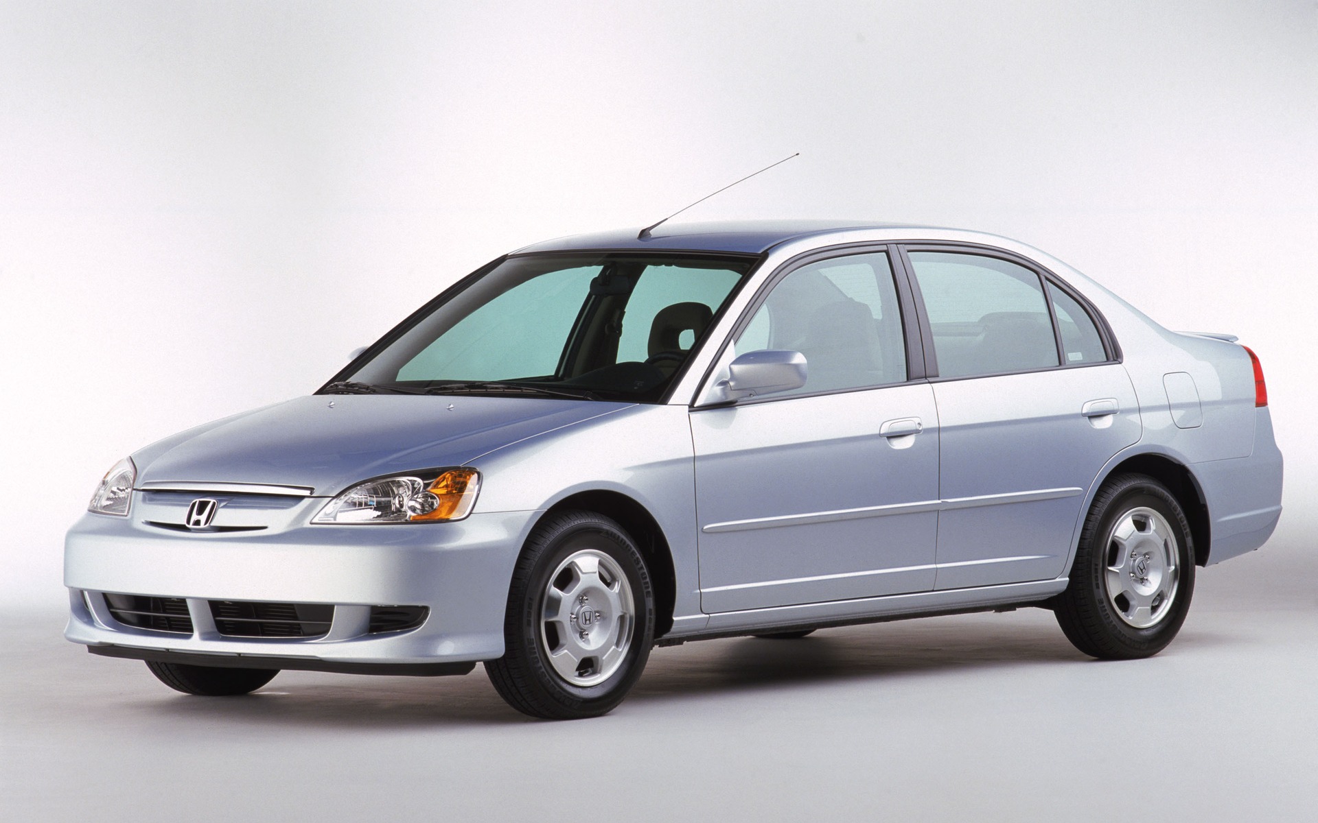 <p>Honda Civic hybride 2003<br>G&eacute;n&eacute;ration #7 (2001-2005)</p>