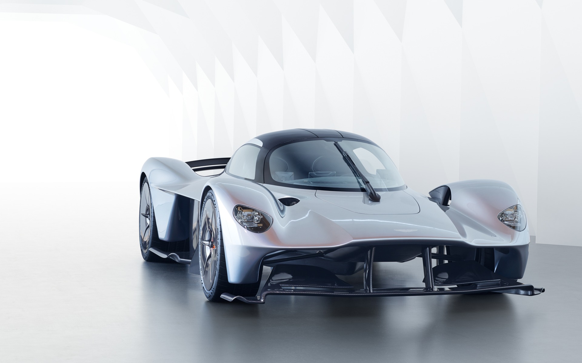 <p>Aston Martin Valkyrie</p>