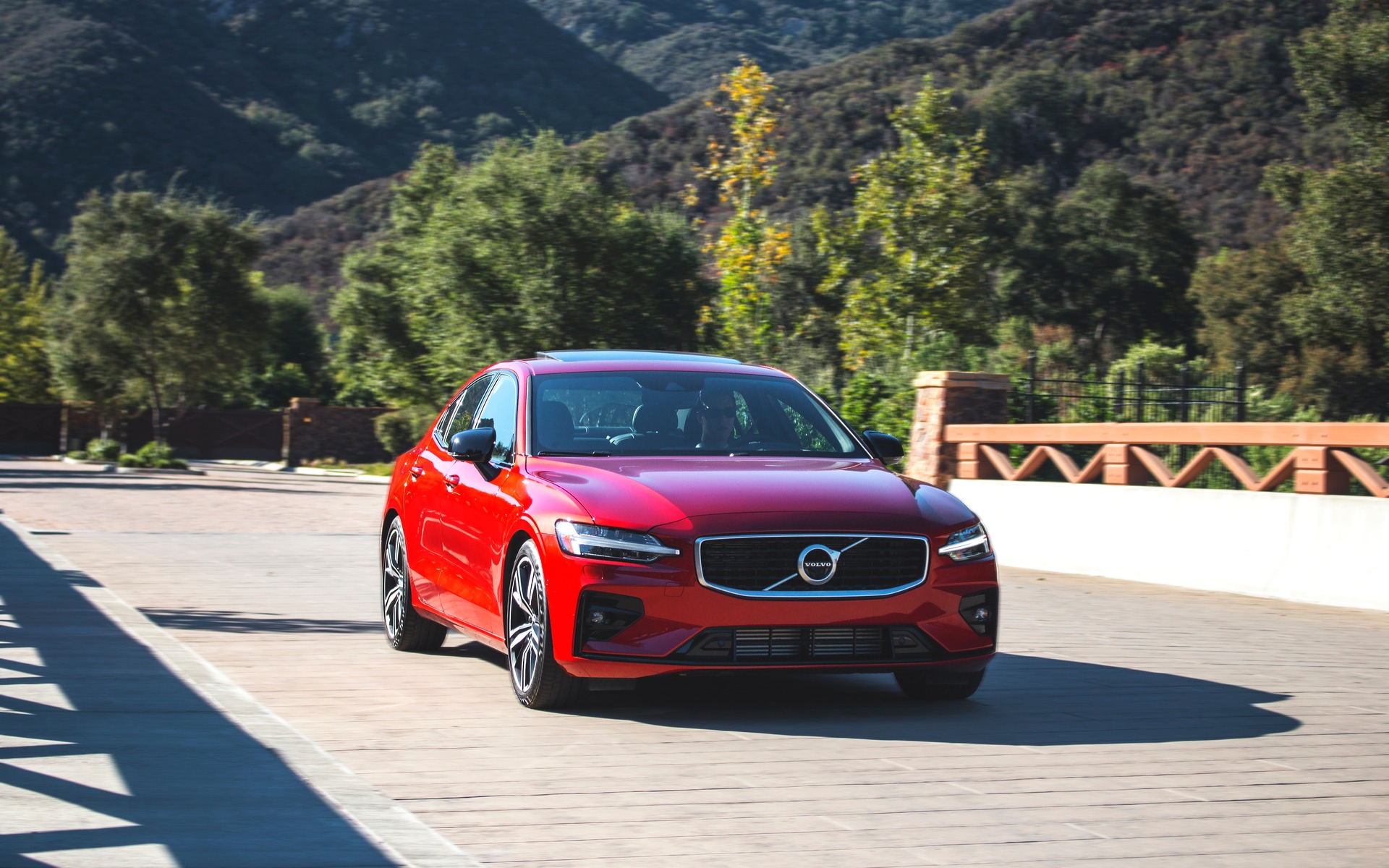 2019 Volvo S60 and V60: Scandinavian Sport - The Car Guide