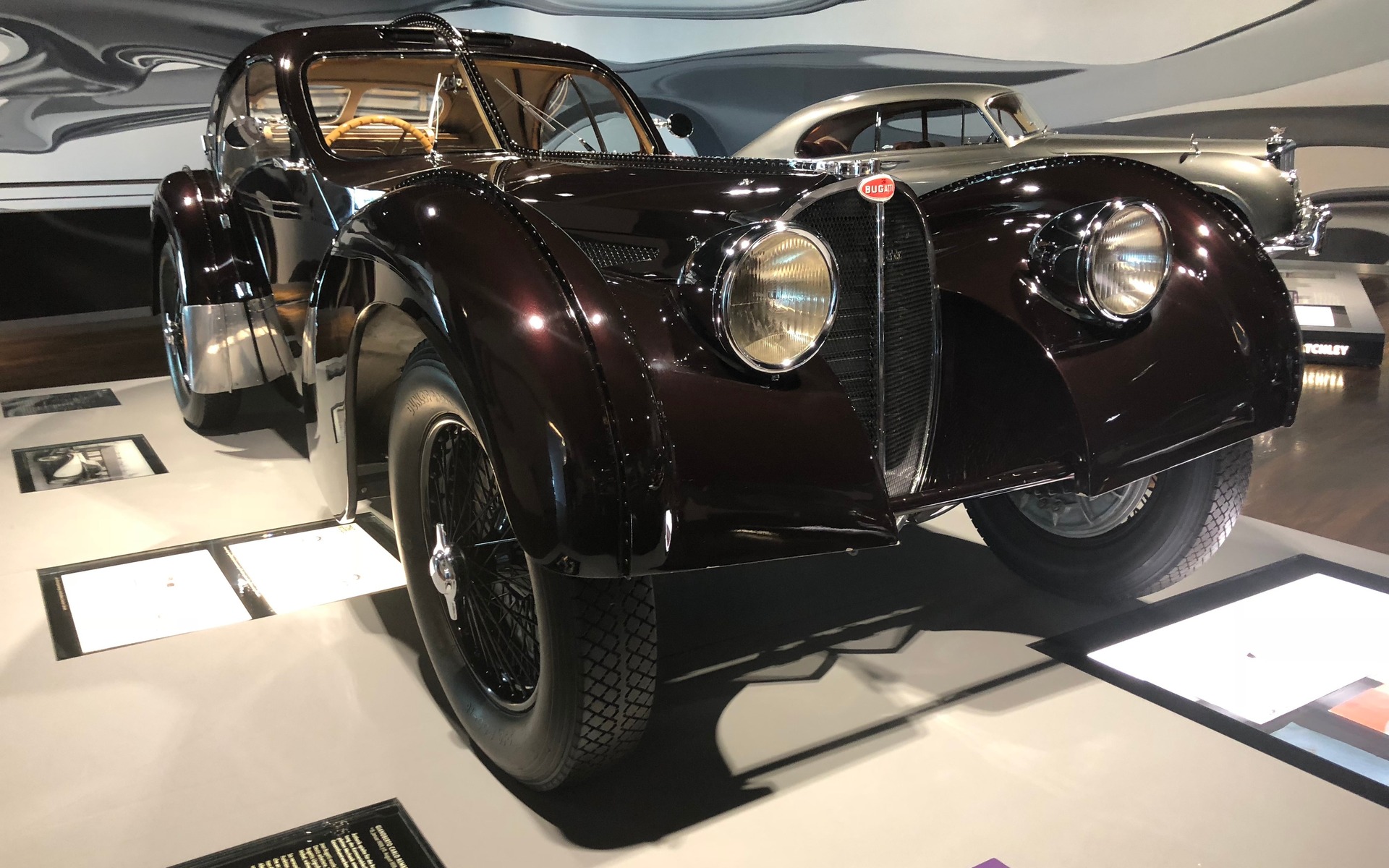 <p>Bugatti Type 57&nbsp;1938</p>