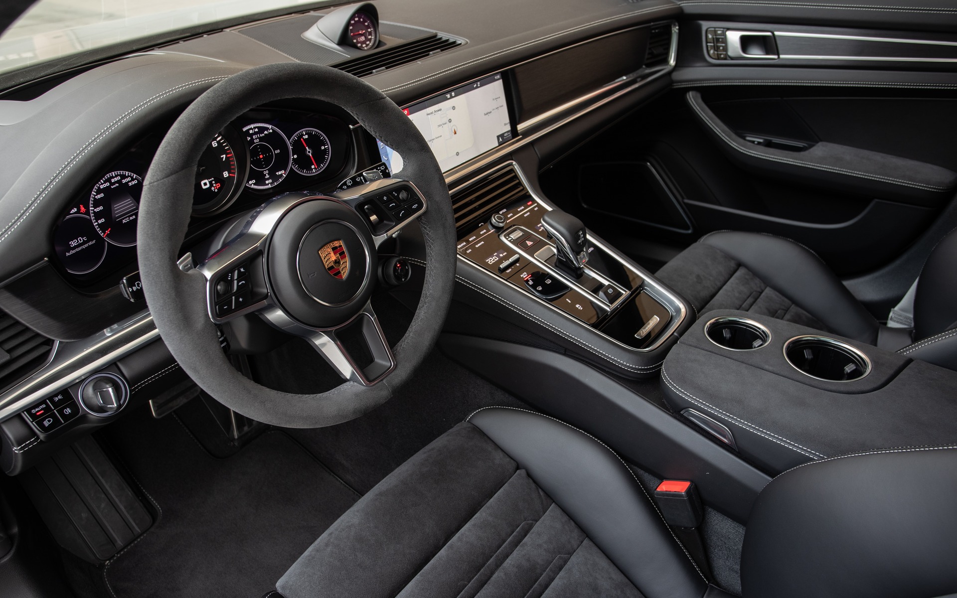 Porsche Panamera GTS 2019 : l’ADN d’une sportive, le luxe en prime 353519_2019_Porsche_Panamera